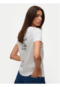 Vero Moda T-Shirt Blair 10325914 Biały Regular Fit. Kolor: biały. Materiał: bawełna #6