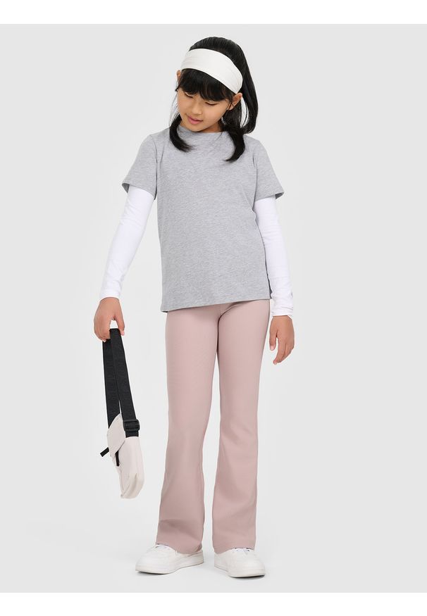 4f - 4F T-shirt gładki dziewczęcy - szary 158 (12-13 lat). Okazja: na co dzień. Kolor: szary. Materiał: dzianina, wiskoza, materiał, jersey, bawełna. Długość rękawa: krótki rękaw. Długość: krótkie. Wzór: gładki. Sezon: lato. Styl: casual, klasyczny, sportowy