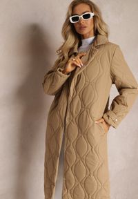 Renee - Beżowy Długi Płaszcz Kurtka Ozdobiona Pikowaniem Hamid. Kolor: beżowy. Długość: długie. Wzór: aplikacja #5