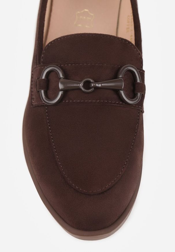 Renee - Brązowe Mokasyny Vices z Wkładką ze Skóry Naturalnej Zdobione Łańcuszkiem Delariona. Kolor: brązowy. Materiał: skóra. Wzór: aplikacja. Obcas: na płaskiej podeszwie. Styl: elegancki