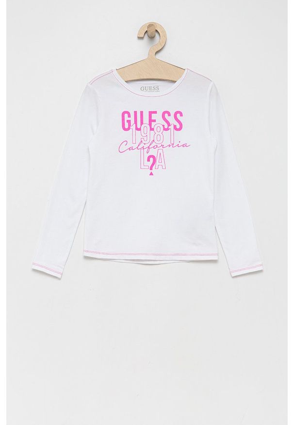 Guess Longsleeve dziecięcy kolor biały. Okazja: na co dzień. Kolor: biały. Materiał: dzianina, bawełna. Długość rękawa: długi rękaw. Wzór: nadruk. Styl: casual