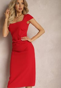 Renee - Czerwona Midi Sukienka z Kwadratowym Dekoltem Linerana. Okazja: na spacer. Typ kołnierza: dekolt kwadratowy. Kolor: czerwony. Długość: midi #2