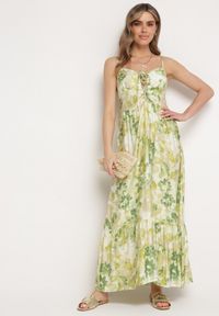 Born2be - Zielona Sukienka z Wiskozy i Bawełny Rozkloszowana w Kwiatowy Print z Ozdobnym Wiązaniem Wiama. Okazja: na co dzień. Kolor: zielony. Materiał: bawełna, wiskoza. Wzór: nadruk, kwiaty. Typ sukienki: rozkloszowane. Styl: casual, elegancki #2