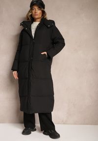 Renee - Czarna Długa Kurtka z Pikowaniem z Odpinanym Kapturem i Wsuwanymi Kieszeniami Daitras. Kolor: czarny. Długość: długie. Styl: elegancki #4