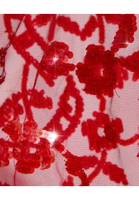 NEEDLE & THREAD - Czerwona sukienka z cekinami. Okazja: na wesele, na imprezę, na ślub cywilny. Kolor: czerwony. Materiał: tiul. Wzór: aplikacja. Długość: mini #3