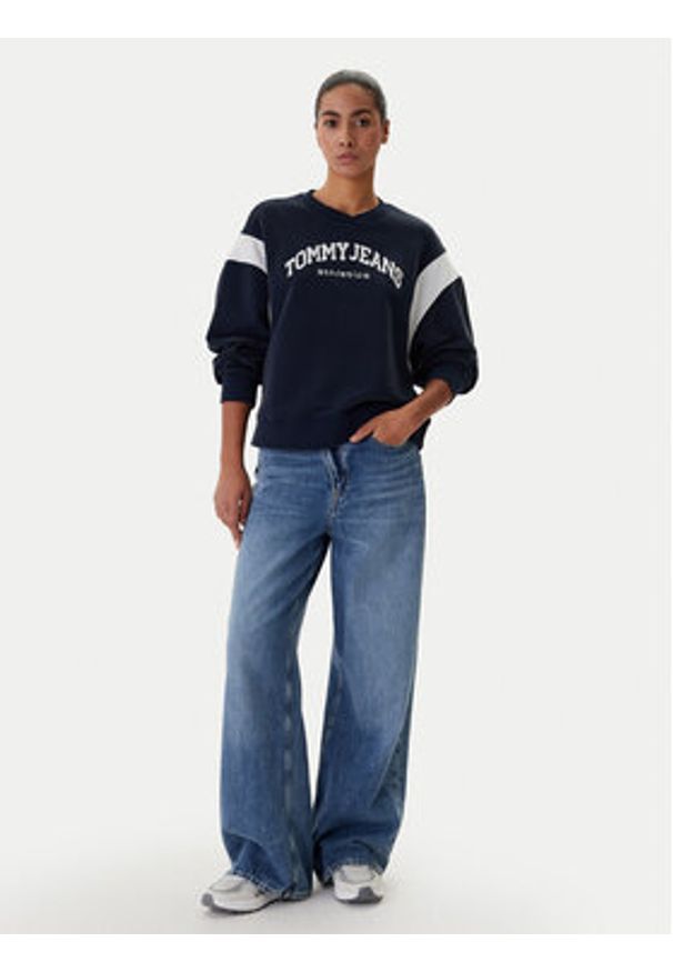 Tommy Jeans Bluza Varsity DW0DW22365 Granatowy Boxy Fit. Kolor: niebieski. Materiał: bawełna