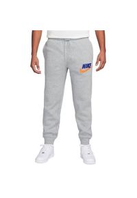 Spodnie treningowe męskie Nike Club Bb Jogger. Kolor: wielokolorowy. Materiał: dresówka