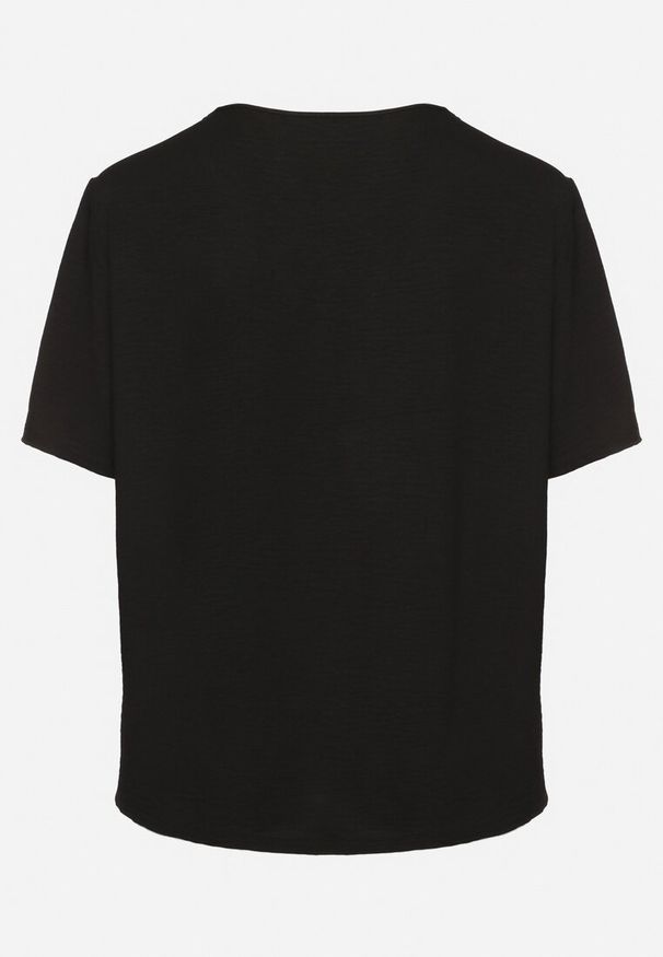 Born2be - Czarna Klasyczna Bluzka z Krótkim Rękawem Nilbia. Okazja: na co dzień, na spotkanie biznesowe, do pracy. Kolekcja: plus size. Kolor: czarny. Materiał: jeans. Długość rękawa: krótki rękaw. Długość: krótkie. Styl: klasyczny