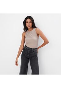Mohito - Dopasowany beżowy top - Beżowy. Kolor: beżowy