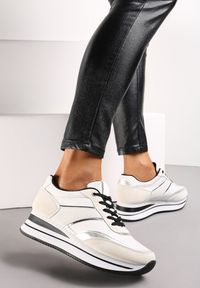 Renee - Białe Sneakersy przed Kostkę na Platformie Irmenli. Wysokość cholewki: przed kostkę. Kolor: biały. Obcas: na platformie #1