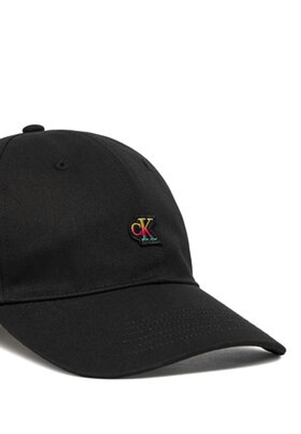 Calvin Klein Czapka z daszkiem Iridecent LV04D5133G Czarny. Kolor: czarny. Materiał: bawełna