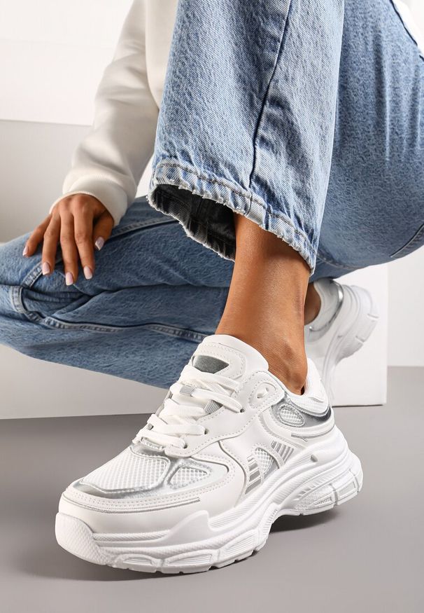 Renee - Białe Sneakersy z Siateczkowymi i Metalicznymi Wstawkami Telarisa. Kolor: biały
