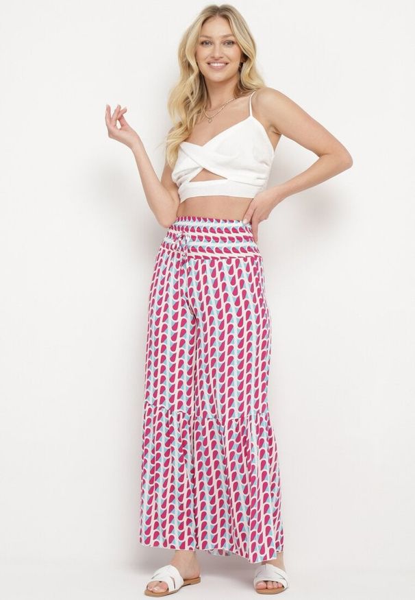 Born2be - Fuksjowo-Białe Wiskozowe Spodnie Palazzo z Gumką w Pasie i Wysokim Stanem Tiimabell. Okazja: na co dzień. Stan: podwyższony. Kolor: różowy. Materiał: wiskoza. Styl: casual, elegancki