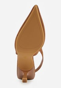 Renee - Jasnobrązowe Szpilki Slingback VICES z Imitacji Zamszu z Prostokątną Klamerką Natuma. Okazja: na co dzień, na randkę, na ślub cywilny, na wesele. Zapięcie: klamry. Kolor: brązowy. Materiał: zamsz. Obcas: na szpilce. Styl: casual, elegancki #4