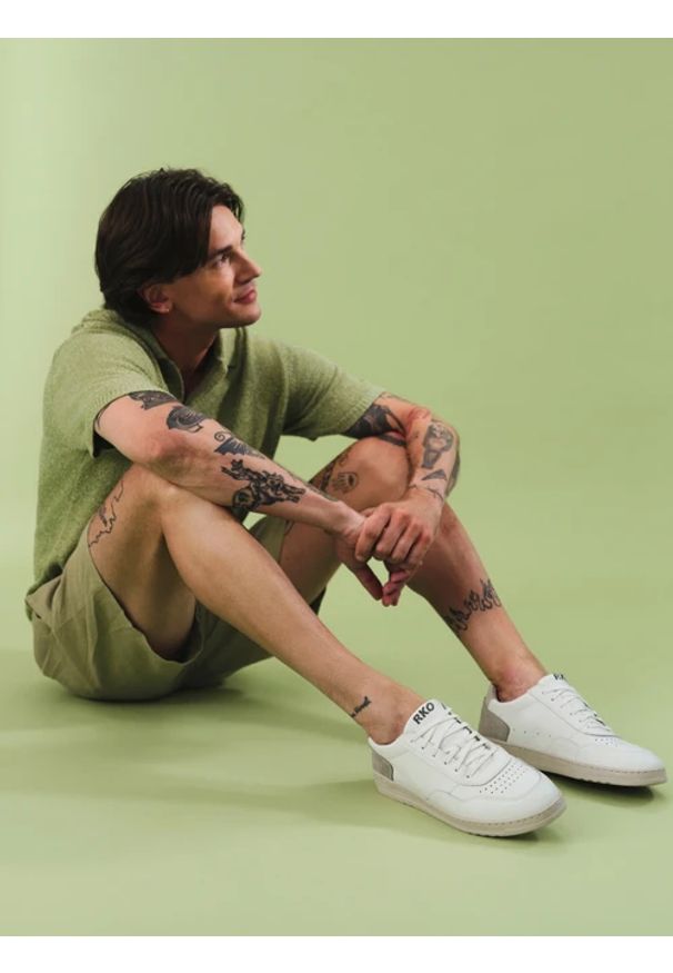 Ryłko - Kremowe półbuty męskie na lekkim spodzie. Kolor: beżowy. Materiał: skóra. Szerokość cholewki: normalna. Styl: street