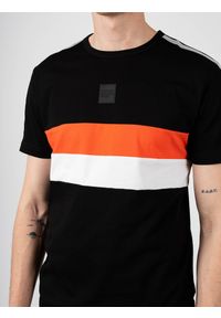 Antony Morato T-shirt | MMKS01835-FA100144 | Mężczyzna | Czarny. Okazja: na co dzień. Kolor: czarny. Materiał: bawełna. Wzór: nadruk, aplikacja, paski. Styl: casual #2