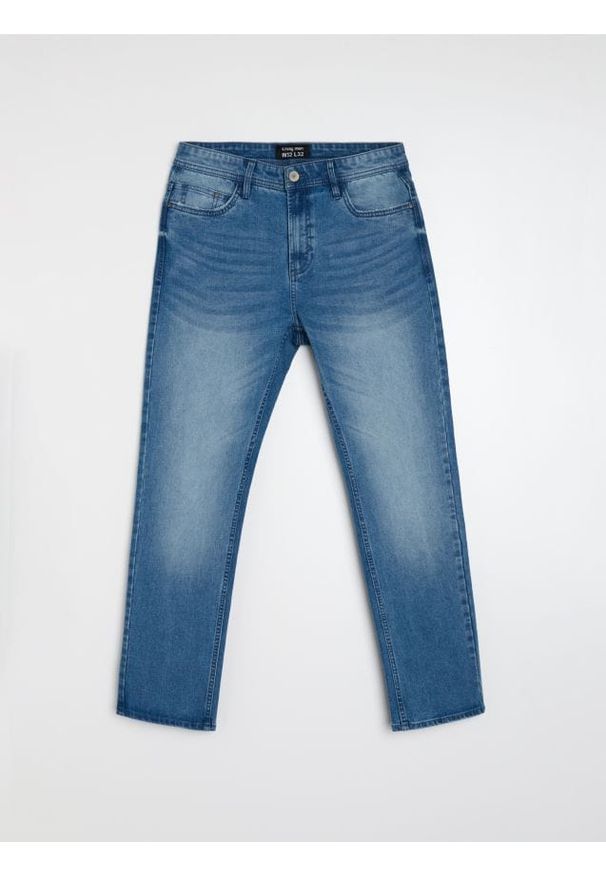 Sinsay - Jeansy regular fit z efektem sprania - niebieski. Kolor: niebieski