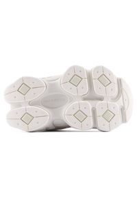 Buty niemowlęce New Balance IV9060ER – beżowe. Okazja: na co dzień. Kolor: beżowy. Materiał: guma, materiał, syntetyk. Szerokość cholewki: normalna. Sport: turystyka piesza #5