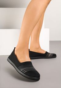 Renee - Czarne Tenisówki Ozdobione Paskami Heloti. Okazja: na co dzień. Zapięcie: pasek. Kolor: czarny. Materiał: jeans. Wzór: aplikacja. Styl: casual #1