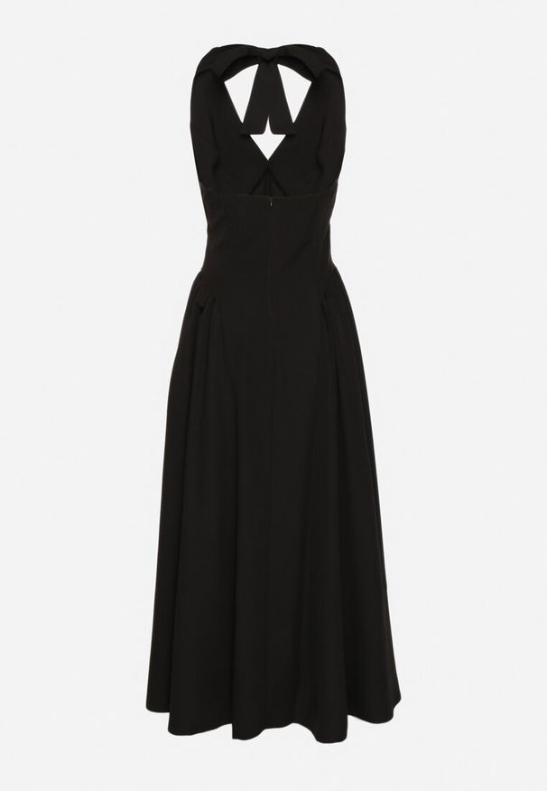 Born2be - Czarna Sukienka o Rozkloszowanym Kroju z Wiązanym Dekoltem Halter Senicea. Okazja: na spacer, na co dzień. Typ kołnierza: dekolt halter. Kolor: czarny. Typ sukienki: proste. Styl: casual