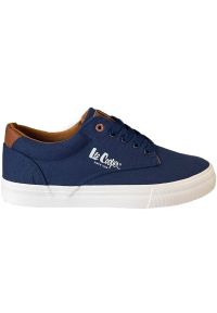 Buty Lee Cooper LCW-24-02-2141MB niebieskie. Okazja: na co dzień. Zapięcie: sznurówki. Kolor: niebieski. Materiał: materiał, guma. Szerokość cholewki: normalna. Styl: casual, klasyczny #1