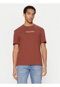 Calvin Klein T-Shirt Hero K10K111346 Czerwony Regular Fit. Kolor: czerwony. Materiał: bawełna #1