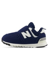 Buty niemowlęce New Balance NW574BCE – granatowe. Okazja: na co dzień. Zapięcie: rzepy. Kolor: niebieski. Materiał: guma, materiał, syntetyk. Szerokość cholewki: normalna. Model: New Balance 574. Sport: turystyka piesza #4