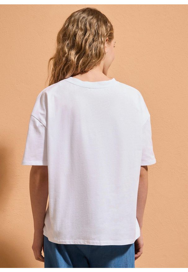 bonprix - T-shirt oversize z nadrukiem Myszki Miki, z czystej bawełny. Kolor: biały. Materiał: bawełna. Długość rękawa: krótki rękaw. Długość: krótkie. Wzór: nadruk