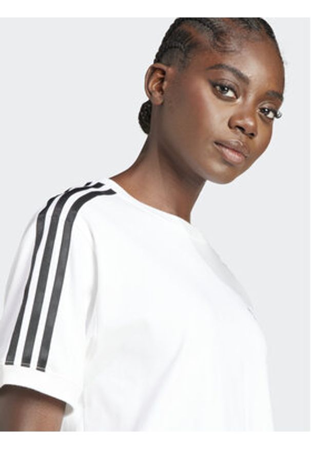 Adidas - adidas T-Shirt 3-Stripes IR8051 Biały Regular Fit. Kolor: biały. Materiał: bawełna