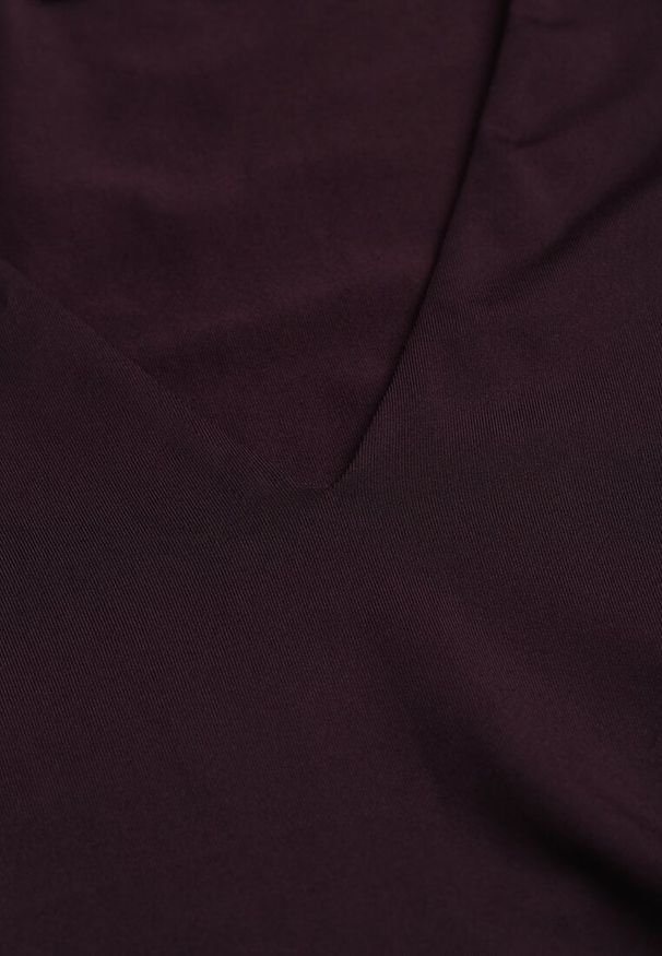 Renee - Fioletowe Body z Długimi Rękawami z Wiskozą Zaithria. Okazja: na co dzień. Kolor: fioletowy. Materiał: wiskoza. Długość rękawa: długi rękaw. Długość: długie. Styl: casual, elegancki