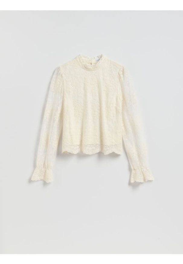 Reserved - Bluzka z haftem - złamana biel. Materiał: tkanina. Wzór: haft