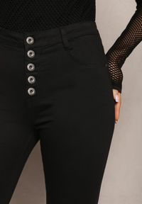 Renee - Czarne Spodnie Skinny Winvienne. Stan: podwyższony. Kolor: czarny. Długość: długie. Wzór: ażurowy