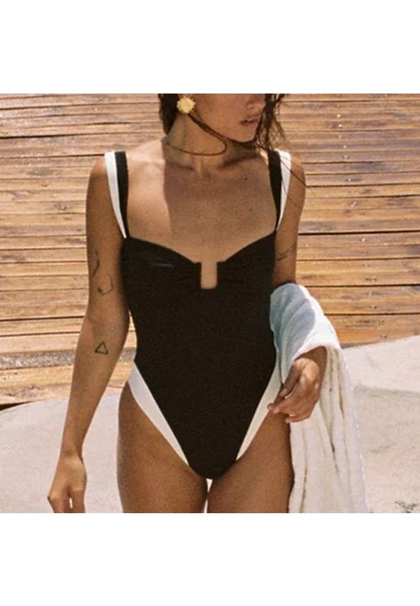 Intica - Jednoczęściowy strój kąpielowy z designerskimi paskami na plażę i basen Vitala. Kolor: czarny. Materiał: materiał