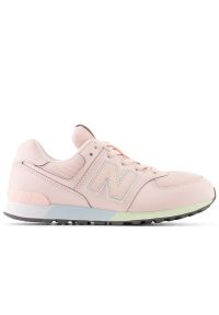 Buty New Balance GC574MSE - różowe. Okazja: na uczelnię, na co dzień. Kolor: różowy. Materiał: guma, syntetyk, materiał. Szerokość cholewki: normalna. Model: New Balance 574. Sport: turystyka piesza