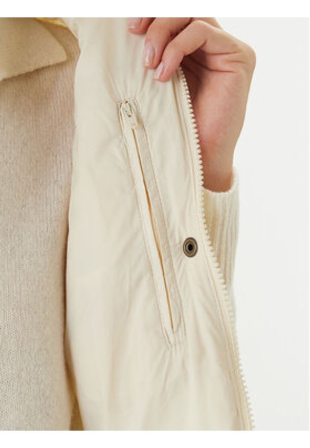 Barbour Bezrękawnik Otteburn GI0003CR31 Écru Regular Fit. Kolor: kremowy. Materiał: syntetyk. Długość rękawa: bez rękawów