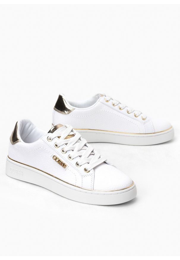 Buty sportowe damskie Guess Beckie. Kolor: biały. Materiał: denim, materiał, jeans. Sezon: lato. Styl: sportowy