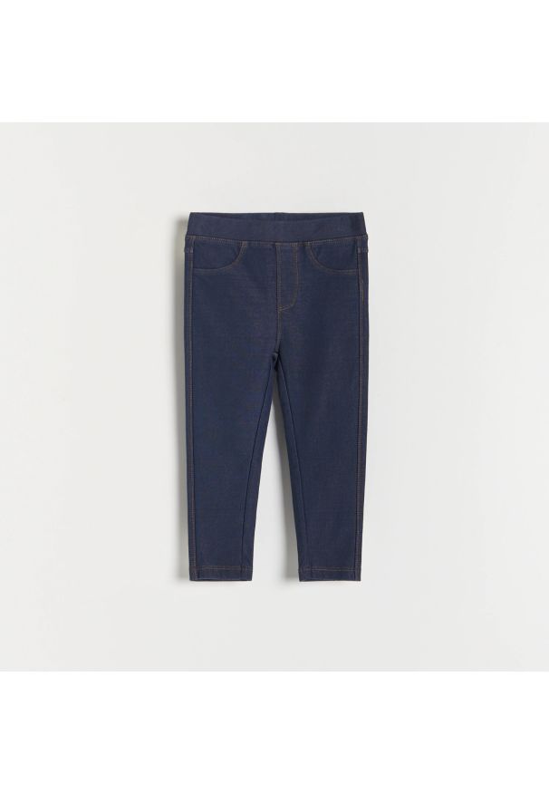 Reserved - Jeansowe legginsy - Granatowy. Kolor: niebieski. Materiał: jeans