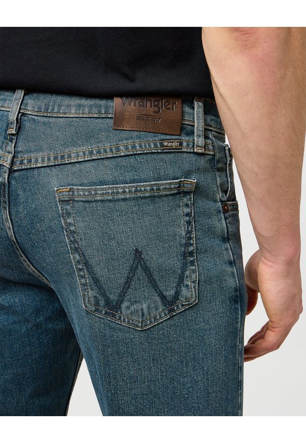 Męskie Spodnie Jeansowe Wrangler Regular Fit River 112352955. Styl: klasyczny, elegancki