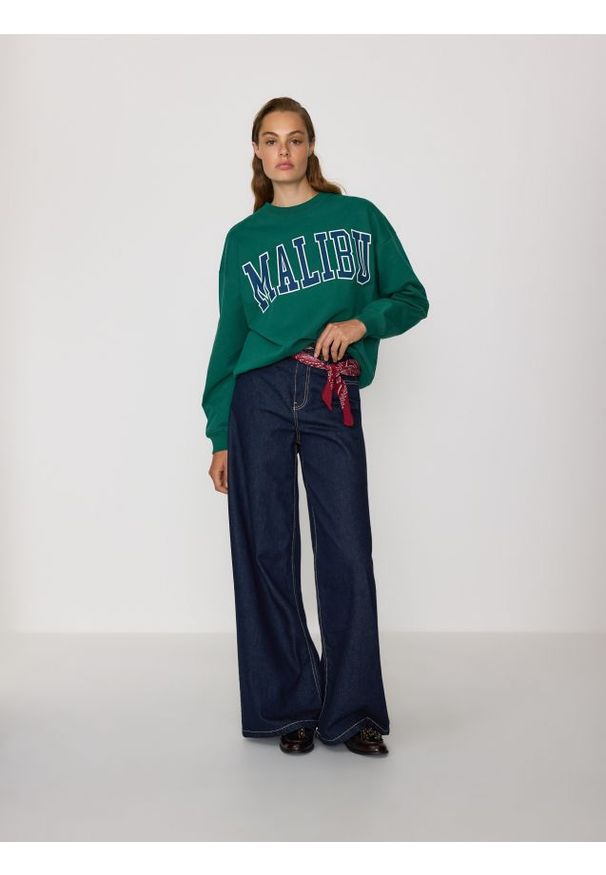 Reserved - Bluza z nadrukiem - zielony. Kolor: zielony. Materiał: bawełna, dzianina. Wzór: nadruk