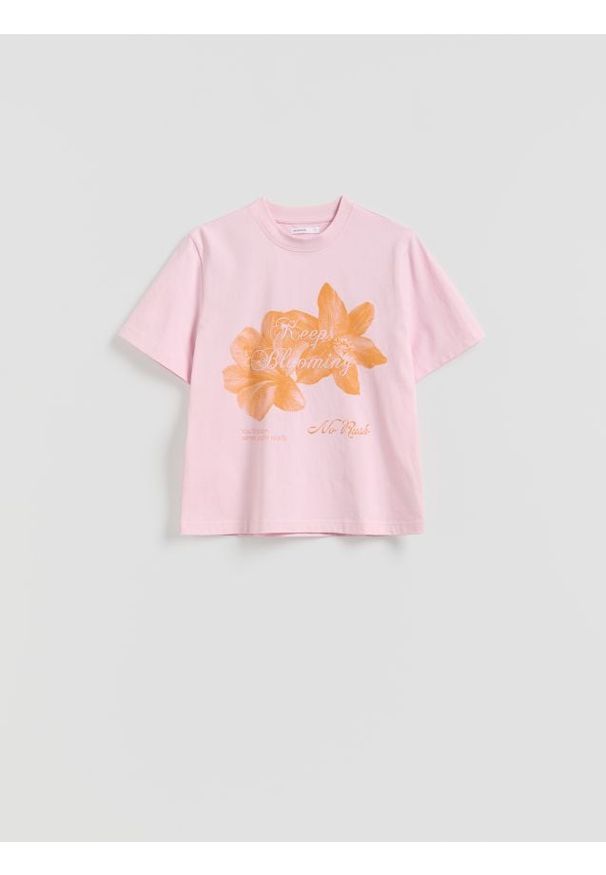 Reserved - Bawełniany t-shirt z nadrukiem - pastelowy róż. Kolor: różowy. Materiał: bawełna. Wzór: nadruk
