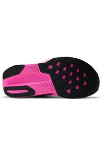 Buty damskie New Balance FuelCell Rebel v5 WFCX70N – różowe. Kolor: różowy. Materiał: syntetyk, materiał, guma. Szerokość cholewki: normalna. Wzór: geometria. Sport: bieganie, fitness #3