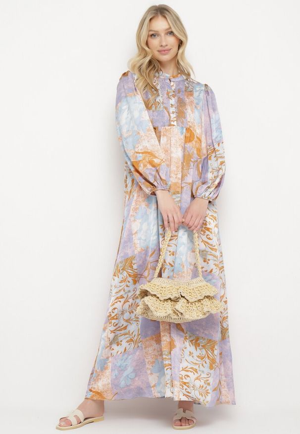 Born2be - Niebiesko-Fioletowa Rozkloszowana Sukienka Zapinana na Guziki Ozdobiona Marszczoną Gumką Soraffe. Okazja: na spacer, na co dzień. Kolor: niebieski. Materiał: zamsz. Długość rękawa: długi rękaw. Wzór: aplikacja. Typ sukienki: proste. Styl: casual, klasyczny