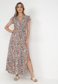 Born2be - Czarno-Biała Sukienka Rhenosyne. Okazja: na co dzień. Kolor: biały. Materiał: materiał. Wzór: kolorowy, kwiaty. Sezon: lato. Typ sukienki: kopertowe, rozkloszowane. Styl: casual. Długość: maxi #6
