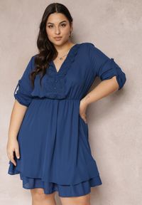 Renee - Granatowa Sukienka Mini z Gumką w Talii i Koronkowymi Wstawkami Kelia. Kolor: niebieski. Materiał: koronka. Długość: mini #1