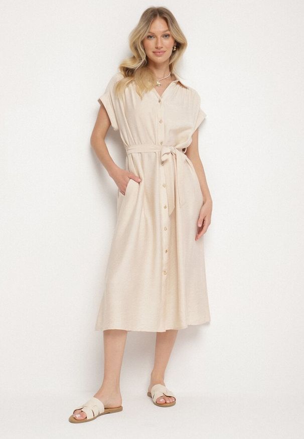 Born2be - Beżowa Wiskozowa Sukienka Koszulowa z Paskiem Rinaruna. Okazja: na co dzień. Kolor: beżowy. Materiał: wiskoza. Typ sukienki: koszulowe. Styl: casual, elegancki