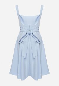 Born2be - Niebieska Sukienka Rozkloszowana z Ozdobną Kokardą na Plecach Sonarisea. Typ kołnierza: kokarda. Kolor: niebieski. Typ sukienki: rozkloszowane. Styl: klasyczny #5