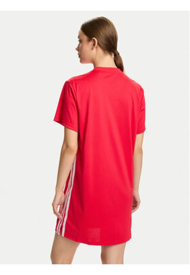 Adidas - adidas Sukienka codzienna Sport Craft Shift JZ8131 Czerwony Loose Fit. Okazja: na co dzień. Kolor: czerwony. Materiał: syntetyk. Typ sukienki: sportowe, proste. Styl: casual, sportowy