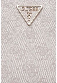 Guess - GUESS Biała logowana kopertówka damska Noelle II. Kolor: biały. Materiał: skórzane #4