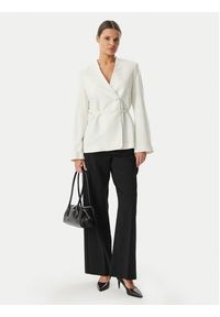 Calvin Klein Marynarka LV044F408G Kremowy Regular Fit. Kolor: kremowy. Materiał: wiskoza #3