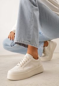 Born2be - Beżowe Sneakersy na Platformie Agnenia. Kolor: beżowy. Obcas: na platformie #7
